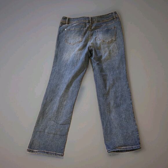 Curvy Crop Denim Tapered Legs Size 6 Medium Blue Wash Comfort Stretch Whisking - Picture 6 of 7